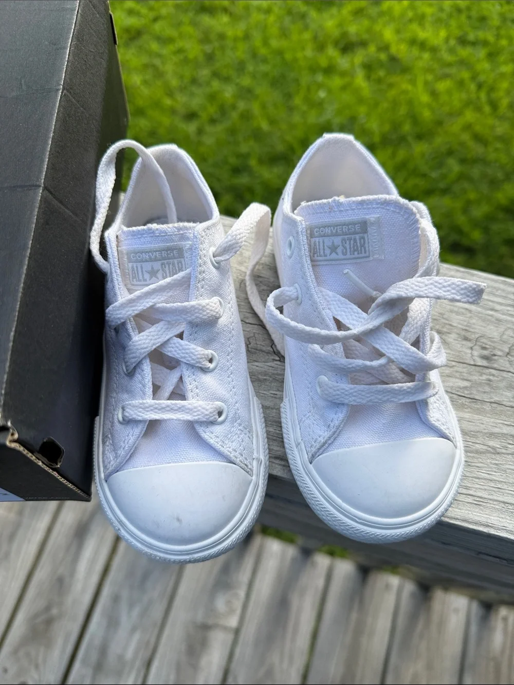 Converse Kids Low-Top Sneakers in White
